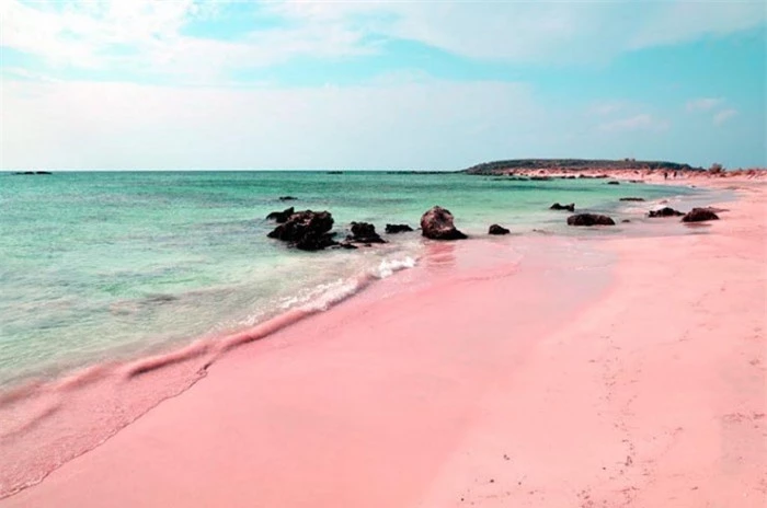 9 bãi biển có màu sắc kỳ lạ nhất trên thế giới 4
