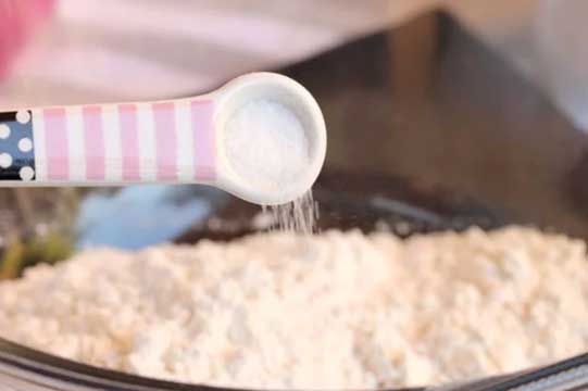 Thêm vài hạt muối khi vo gạo đem lại lợi ích tuyệt vời, ai cũng muốn học theo