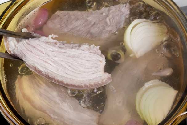 Luộc thịt lợn thả thứ gia vị này vào giúp thịt mềm tan, thơm ngon, loại bỏ sạch độc tố yên tâm mà ăn