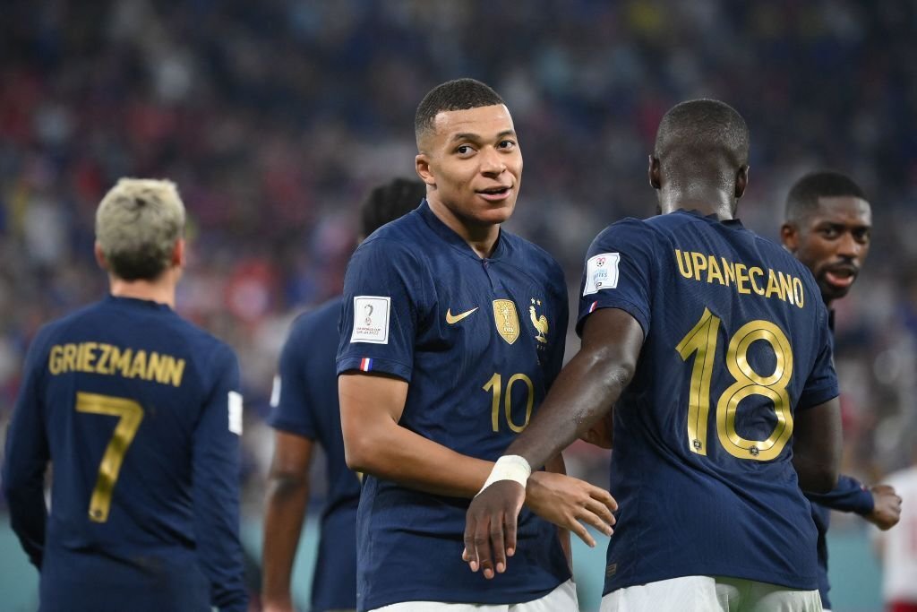 Mbappe lập cú đúp trước Đan Mạch, ĐT Pháp giành vé vào vòng 1/8 World Cup 2022