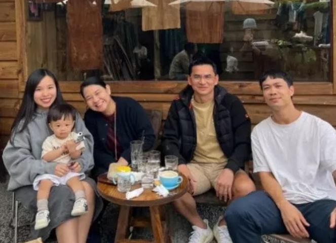 Công Phượng đưa vợ con đi nghỉ dưỡng, hình ảnh quý tử hiếm hoi lộ diện