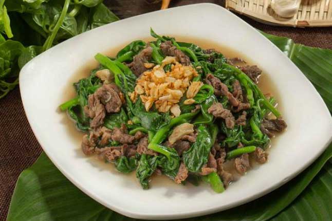 Không phải luộc hay nấu canh, ăn mùng tơi theo cách này mới là chuẩn nhất