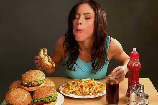 8 thói quen ăn uống dễ gây bệnh ung thư hầu hết ai cũng mắc phải