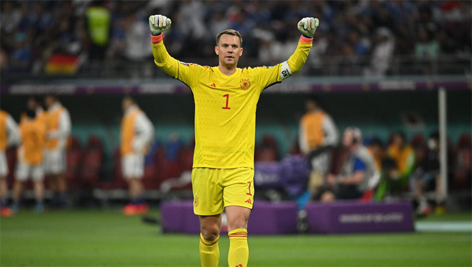 Neuer lập kỷ lục World Cup ở trận hòa Tây Ban Nha