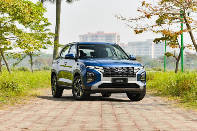 Hàng loạt xe gầm cao tăng giá tại thị trường Việt