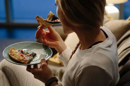 8 loại thực phẩm ăn vào buổi tối hại ngang 'nuốt thạch tín', bỏ ngay trước khi quá muộn