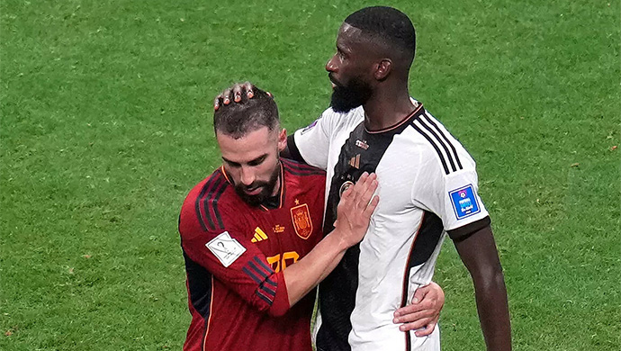 Ruediger nhờ Carvajal 'trả thù' Nhật Bản