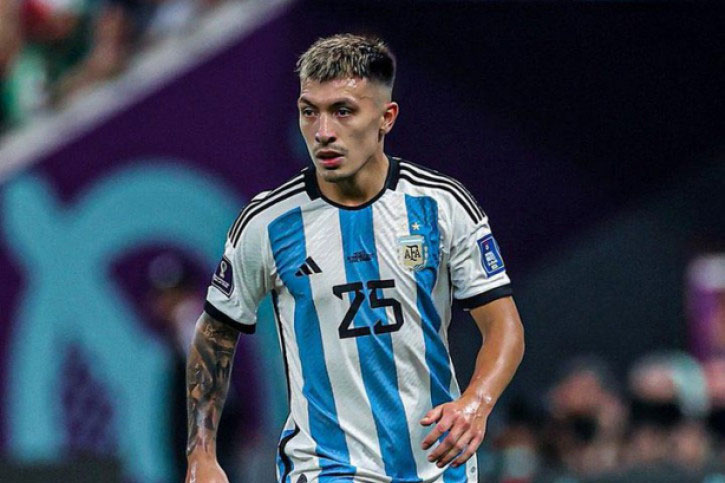Vừa ghi dấu ấn, Lisandro Martinez lại có nguy cơ bị bỏ rơi ở trận cầu sinh tử của Argentina