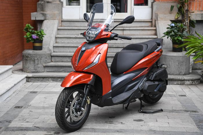 Cận cảnh Piaggio Beverly, đối thủ của Honda SH 350i tại Việt Nam