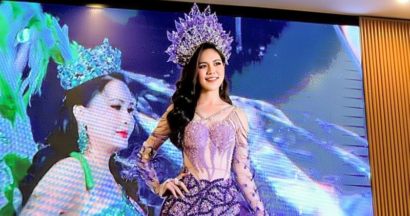 Hoa hậu Lương Kỳ Duyên mặc đầm gợi cảm đấu giá từ thiện