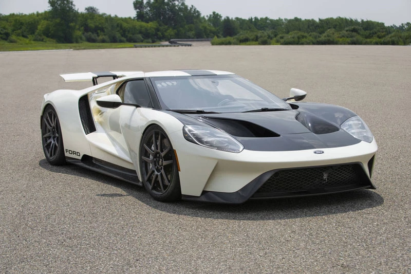 1. Ford GT 2022 (giá khởi điểm: 500.000 USD).