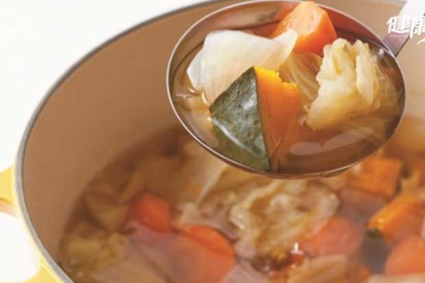 Bác sĩ Nhật chỉ ra món canh phòng K hiệu quả: Nguyên liệu là 4 loại rau củ chợ Việt bán rẻ bèo