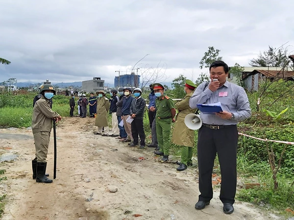 Công bố quyết định cưỡng chế thu hồi đất để triển khai các dự án đầu tư công trên địa bàn quận Liên Chiểu (TP Đà Nẵng)