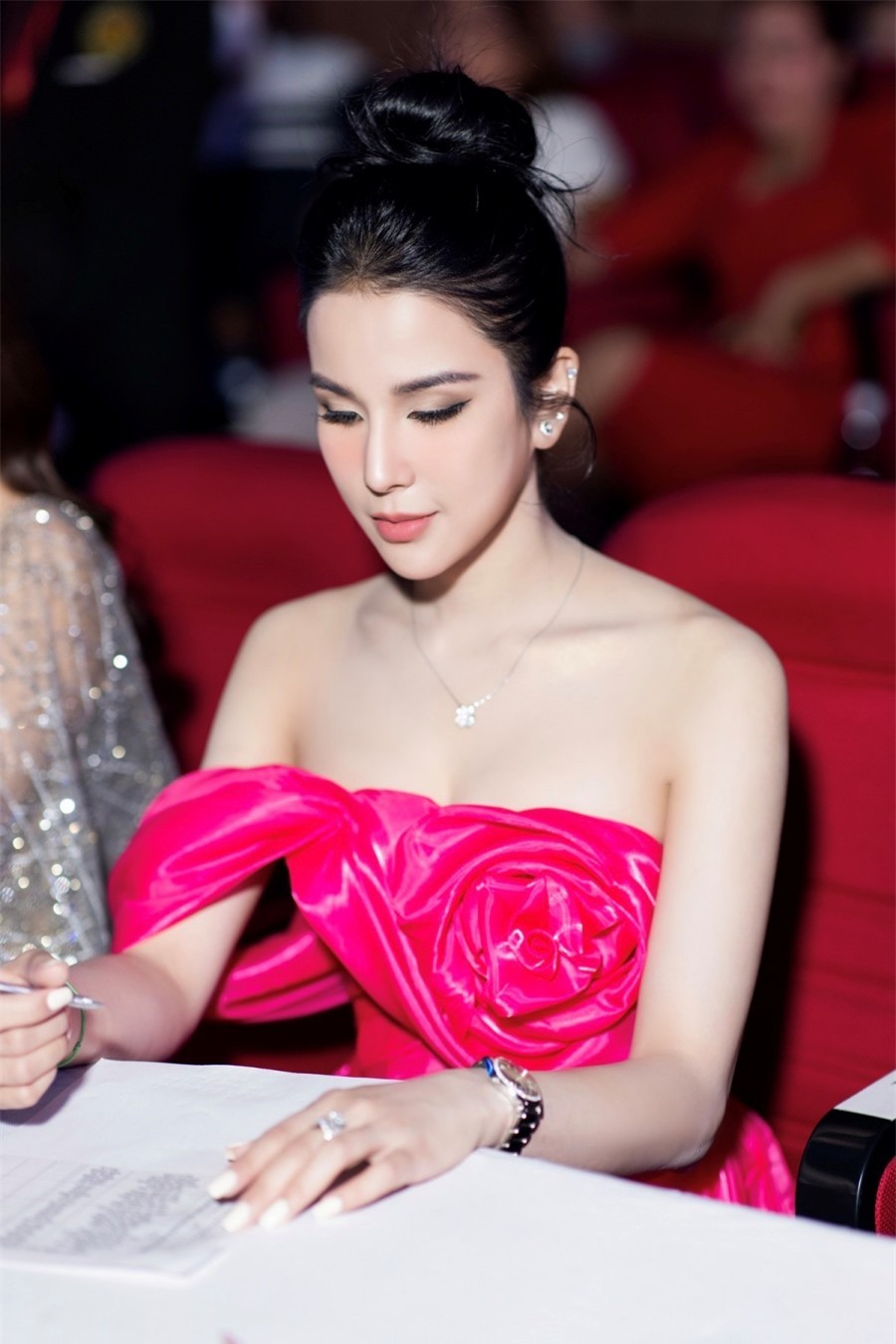 Nội dung chú thích ảnh