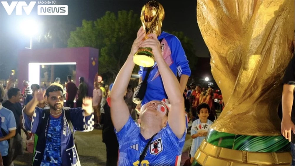Sắc xanh Samurai tràn ngập khi Nhật Bản đi tiếp tại World Cup 2022 - Ảnh 9.