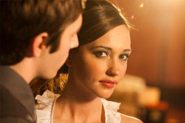 Vô tình gặp vợ cũ ở bến xe, chồng chết lặng biết sự thật phũ phàng chôn giấu suốt 3 năm qua