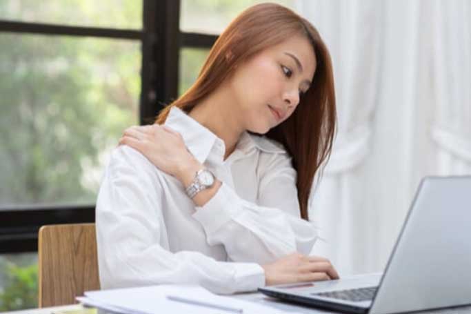 Thói quen độc hại không kém hút thuốc lá của hàng triệu người