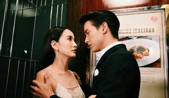 Qua mặt chồng giám đốc, vợ trẻ trơ trẽn lao vào mối tình cuồng nhiệt với cậu trợ lý