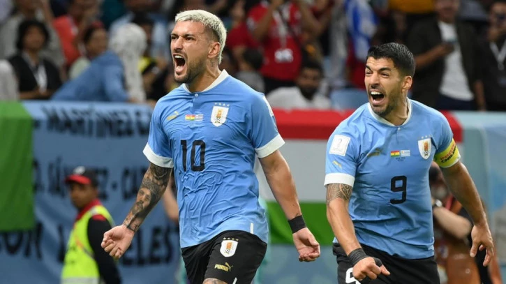 De Arrascaeta lập cú đúp cho Uruguay