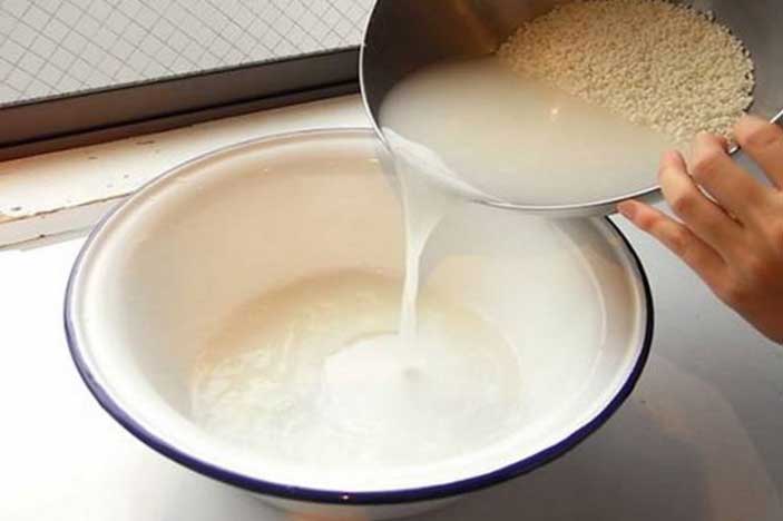 Nước vo gạo giúp da sáng đẹp, hồng hào chống lão hóa hữu hiệu hơn dùng collagen đắt tiền