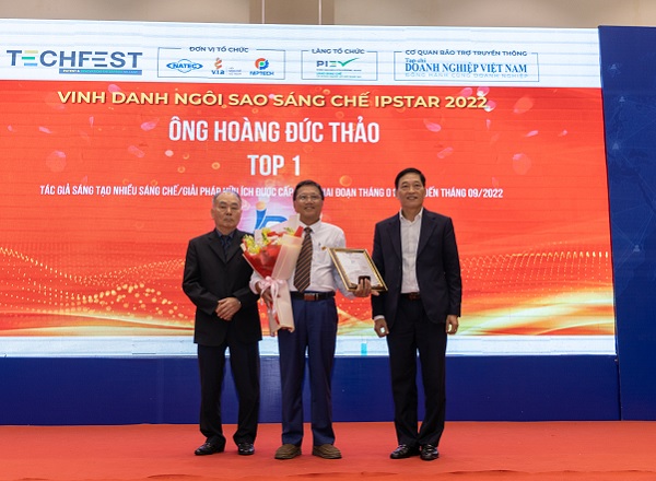 Chủ tịch VST Hoàng Đức Thảo vinh dự nhận 2 giải thưởng Ngôi sao sáng chế IPSTAR 2022