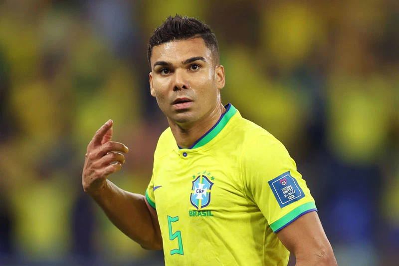 Tiền vệ trung tâm: Casemiro (Brazil).