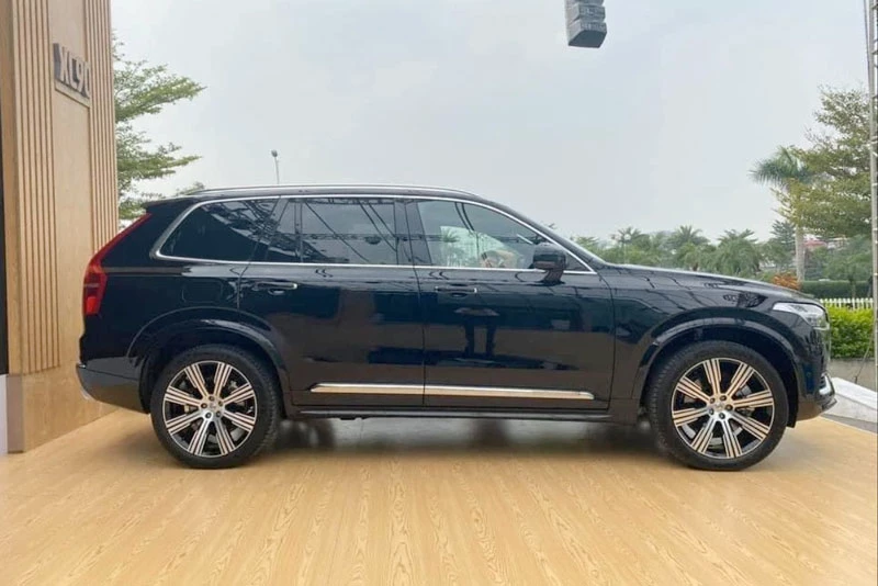 8. Volvo XC90 T8.