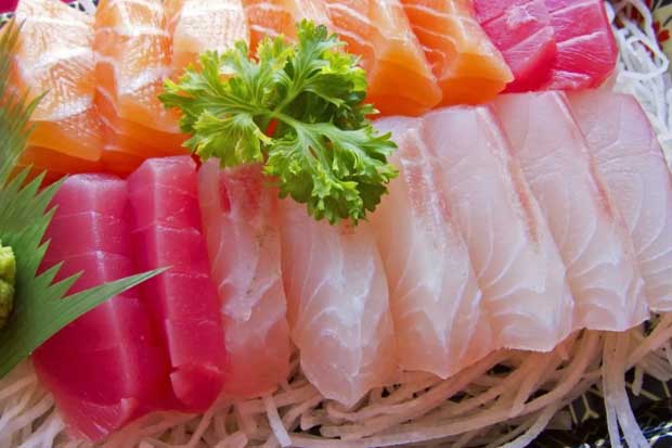 Lưu ý khi ăn cá, rất nhiều người vẫn tưởng tốt nhưng sai hoàn toàn