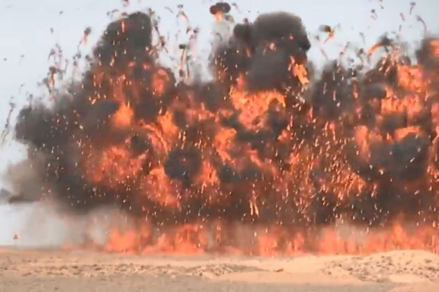 Đại bác Nga tập trung hỏa lực, khói lửa trùm kín mục tiêu