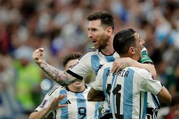  Một trong những cái tên đáng chú ý ở kỳ World Cup lần này là Lionel Messi. Đây là lần thứ 5 siêu sao người Argentina tham gia ngày hội bóng đá lớn nhất hành tinh. 