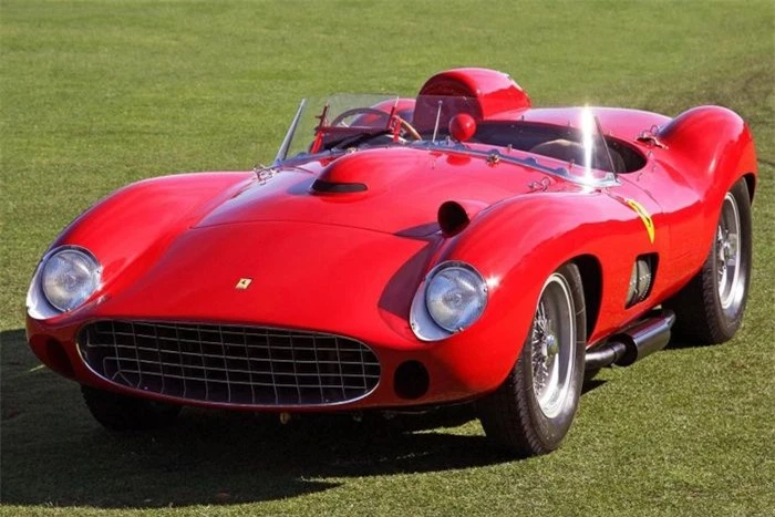  Chiếc xe đắt giá nhất trong bộ sưu tập của anh là Ferrari 335 S Spider Scaglietti đời 1957. Siêu xe này được bán đấu giá vào năm 2016, khởi điểm 23,6 triệu USD và kết thúc phiên đấu giá ở mức 37,1 triệu USD. Người đấu giá thành công được Proto Organisation - đơn vị tổ chức đấu giá xác nhận là Lionel Messi. 