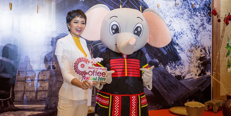 Hoa hậu H’Hen Niê nhận lời làm đại sứ truyền thông Lễ hội cà phê Buôn Ma Thuột 2023