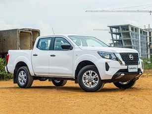 Nissan Navara thêm phiên bản giá rẻ tại Việt Nam, giá 699 triệu đồng