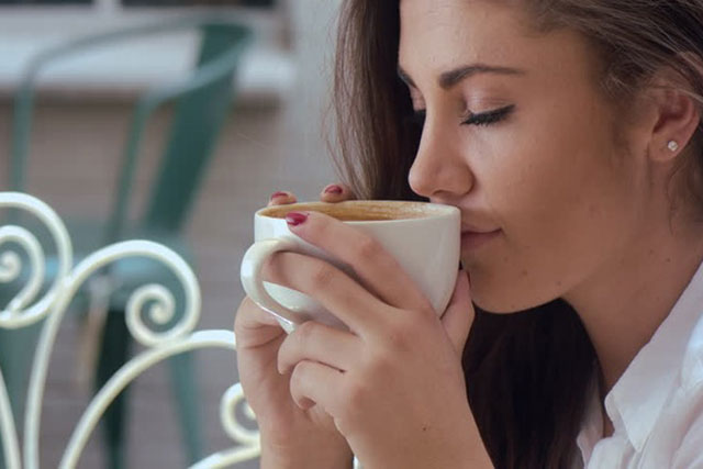 Cơ thể sẽ ra sao nếu bạn uống cà phê trước bữa sáng?