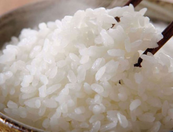 Nấu cơm trắng tinh đẹp mắt tưởng tốt ai ngờ sai lầm: Muốn cơm ngon, nhiều dinh dưỡng cần lưu ý bước này