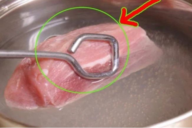Mẹo giúp thịt lợn tự đào thải độc tố ra ngoài, tha hồ ăn thịt sạch không cần lo nghĩ
