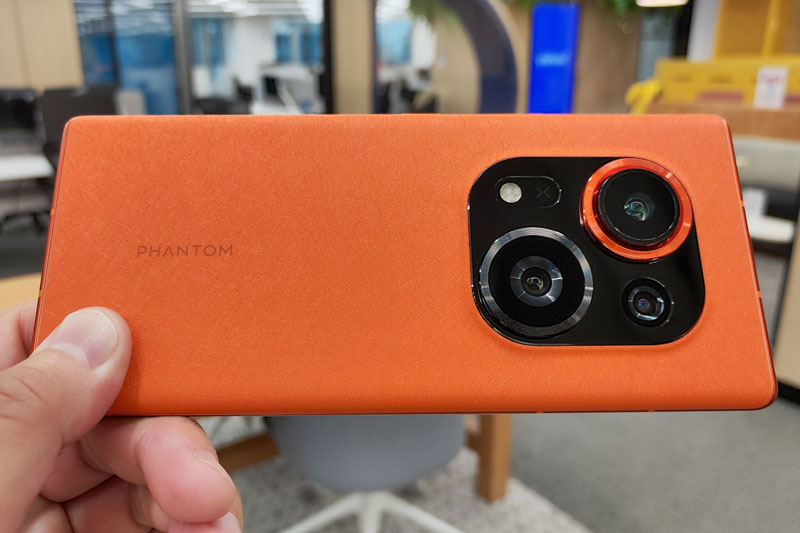 Smartphone cấu hình ‘khủng’, camera có thể thu vào, giá hơn 22 triệu đồng