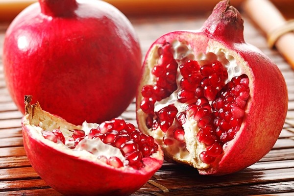 Những người không nên ăn quả lựu