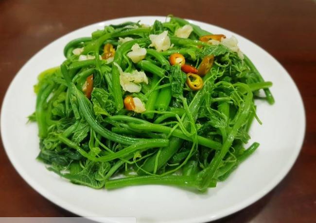 Ăn rau luộc hay xào thì chất dinh dưỡng nhiều hơn?