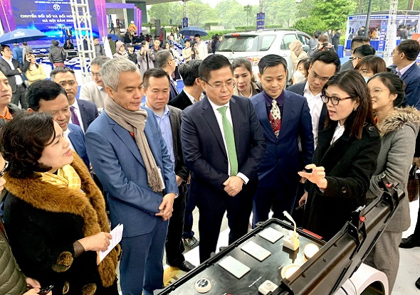 Khai mạc triển lãm "Chuyển đổi số và Đổi mới sáng tạo Hà Nội năm 2022" 