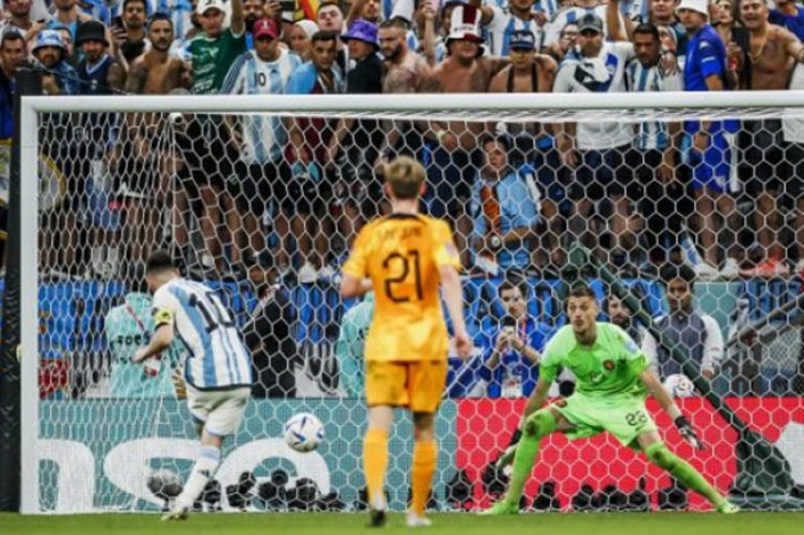 Chi tiết cho thấy Messi đã “nuốt sống” thủ thành Hà Lan ở chấm 11m