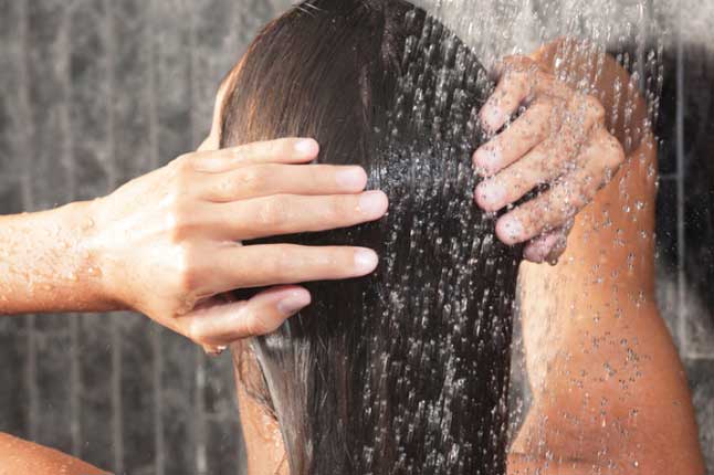 Chuyên gia chỉ cách dùng dầu xả chuẩn chỉnh để phát huy dưỡng ẩm mà không lãng phí tiền