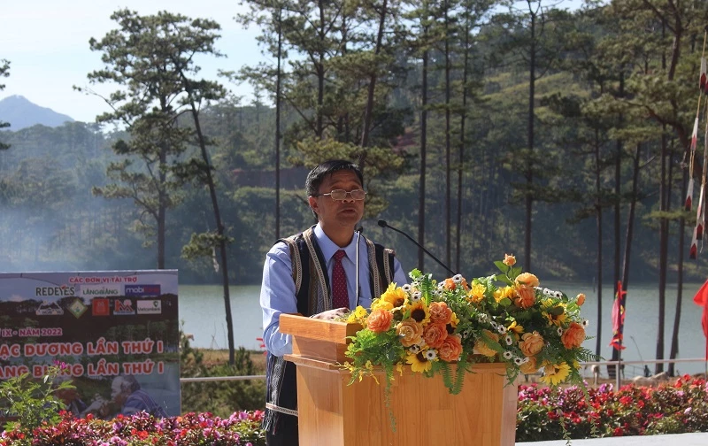 Ông Cil Poh – Phó Chủ tịch UBND huyện Lạc Dương phát biểu tại sự kiện.