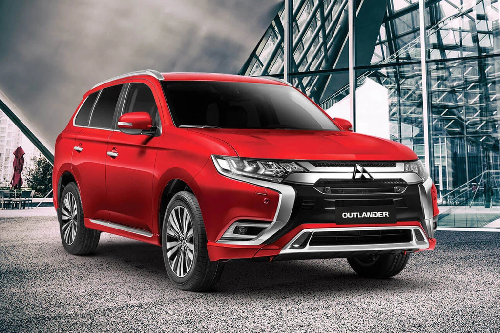 Mitsubishi Outlander 2022.