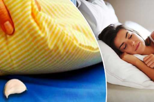Đặt 1 tép tỏi ngay dưới gối đầu bạn sẽ bất ngờ khi biết công dụng