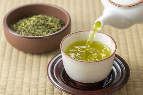 5 tác dụng phụ đáng sợ của trà xanh và 4 nhóm người tuyệt đối không được dùng loại đồ uống này