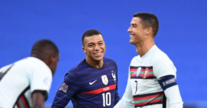 Mbappe dành sự tôn trọng cho Ronaldo, gọi CR7 là GOAT
