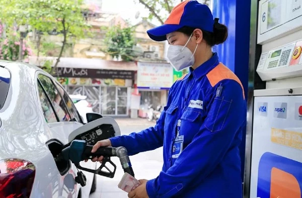 Petrol prices reduced by 1,500 VND per litre following the latest adjustment (Illustrative image). Petrol prices reduced by 1,500 VND per litre following the latest adjustment (Illustrative image).