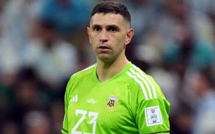 Chơi hệ tâm linh, thủ môn Argentina mặc áo xanh đấu Croatia