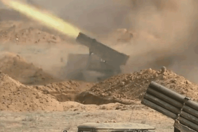 Pháo phản lực Nga ẩn trong công sự nhả đạn liên hoàn